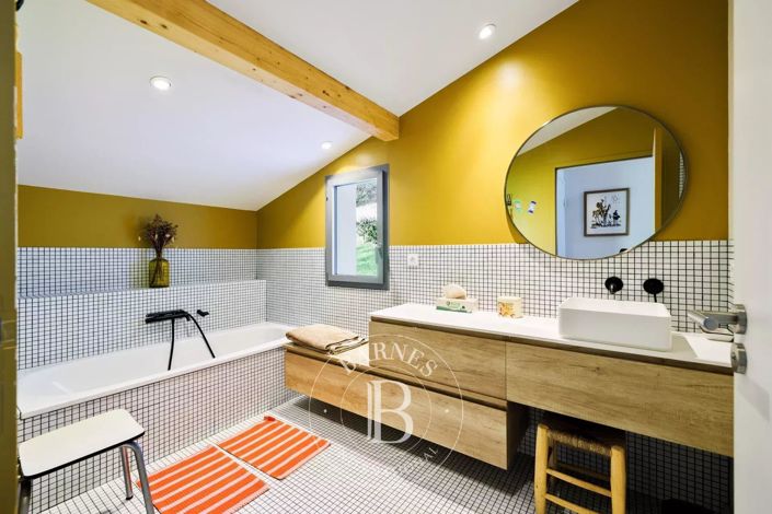 Image No.22-4 Bed House for sale