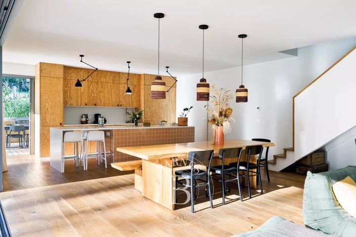 Image No.8-4 Bed House for sale