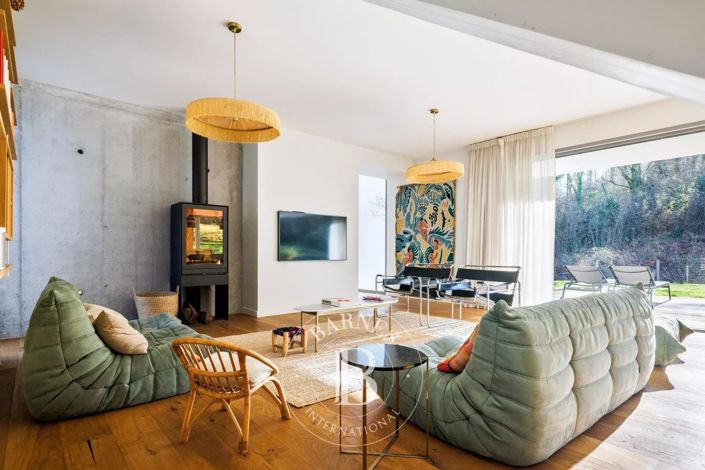 Image No.9-4 Bed House for sale