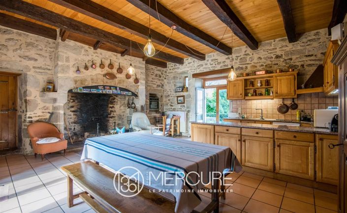 Image No.8-5 Bed House for sale