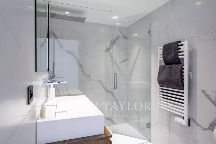 Image No.10-3 Bed Apartment for sale