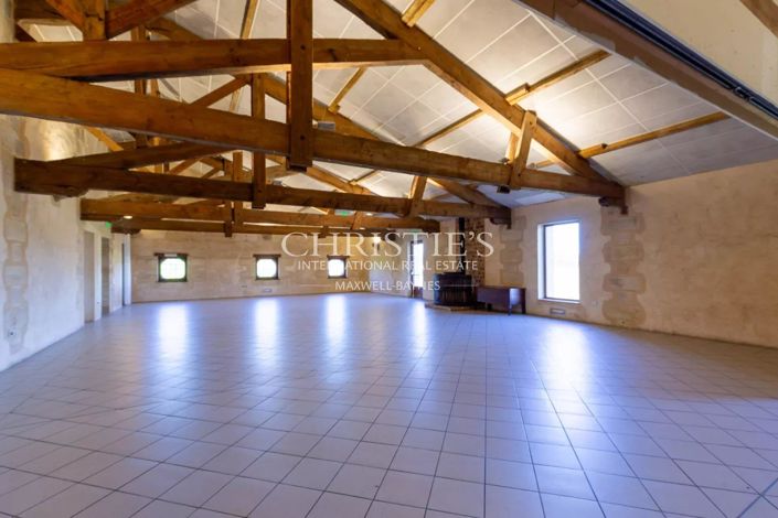 Image No.20-9 Bed House for sale