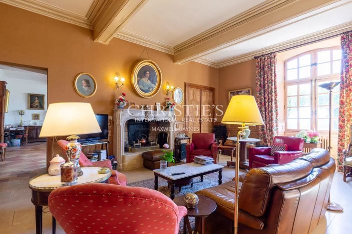 Image No.8-9 Bed House for sale