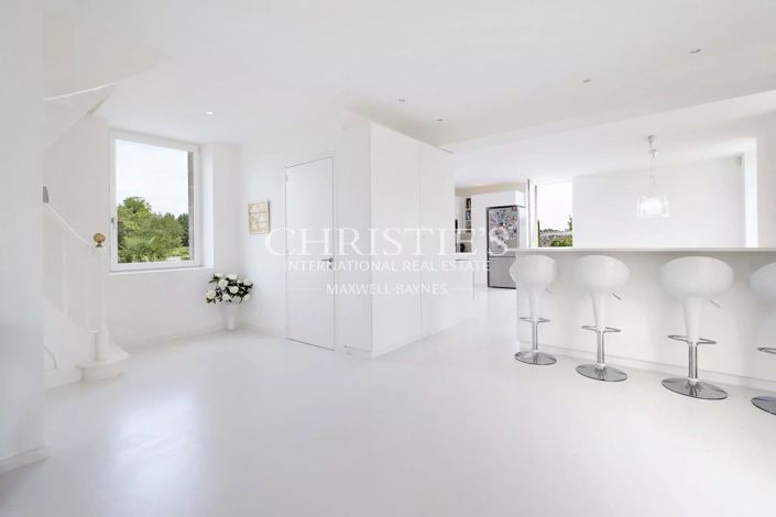 Image No.10-6 Bed House for sale