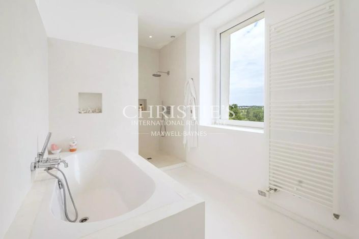 Image No.14-6 Bed House for sale