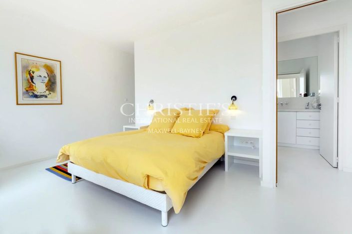 Image No.15-6 Bed House for sale