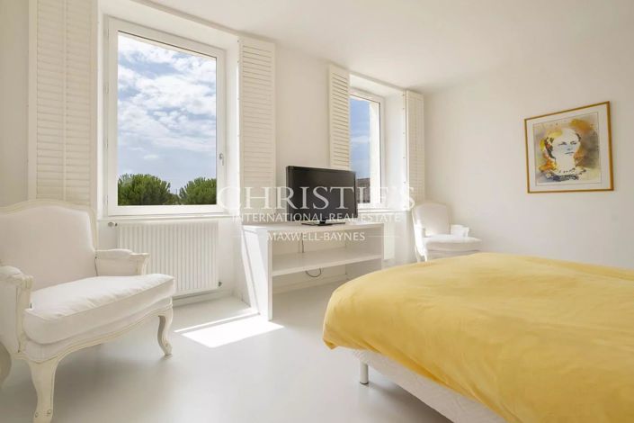 Image No.16-6 Bed House for sale