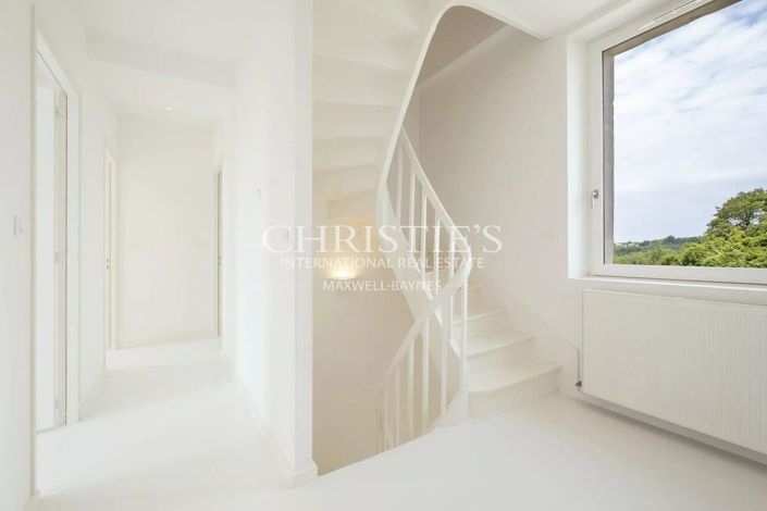 Image No.17-6 Bed House for sale