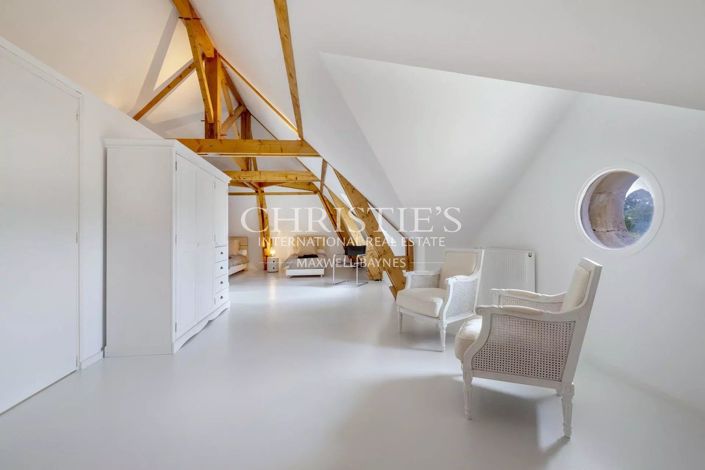 Image No.19-6 Bed House for sale