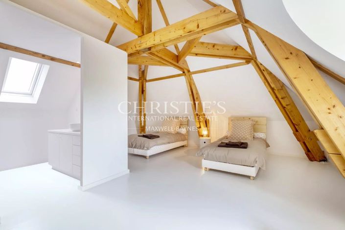 Image No.21-6 Bed House for sale