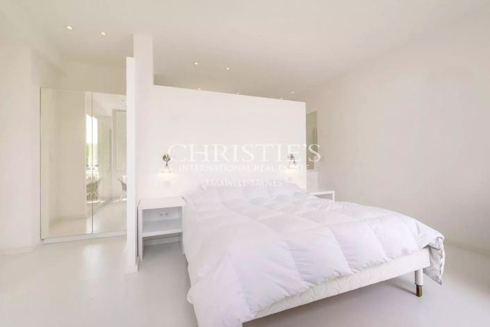 Image No.22-6 Bed House for sale