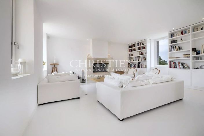 Image No.7-6 Bed House for sale