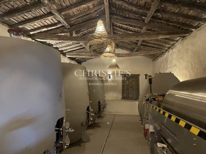 Image No.21-7 Bed House for sale