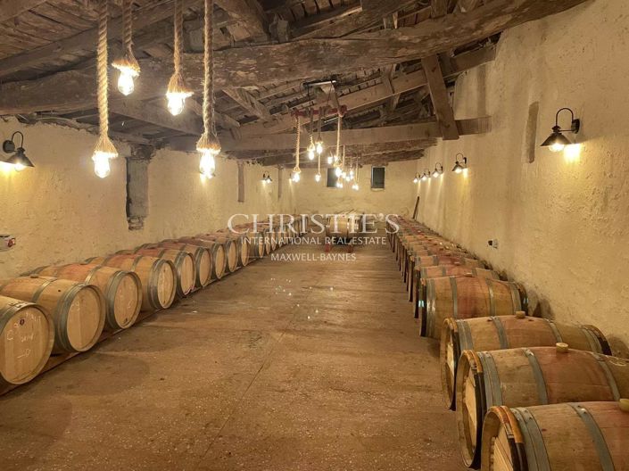 Image No.25-7 Bed House for sale