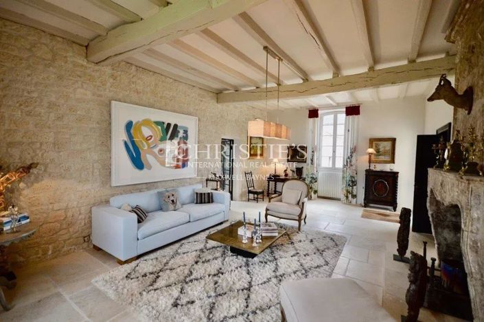 Image No.7-7 Bed House for sale