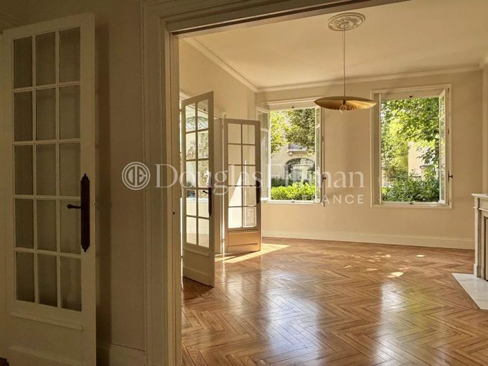 Image No.5-House for sale