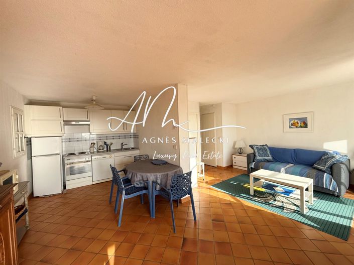 Image No.7-2 Bed House for sale