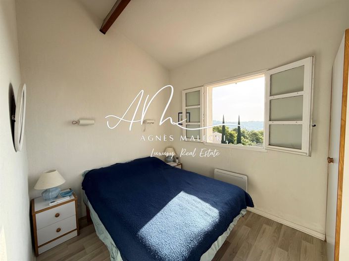 Image No.8-2 Bed House for sale