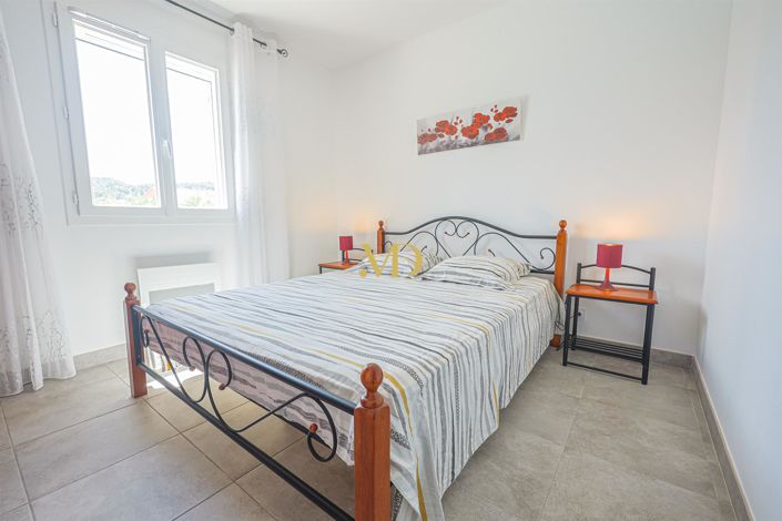 Image No.12-3 Bed House for sale