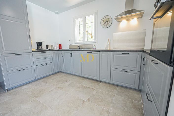 Image No.9-3 Bed House for sale