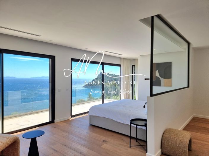 Image No.10-4 Bed House for sale