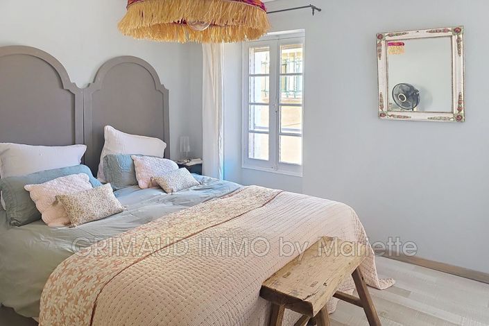 Image No.5-2 Bed House for sale