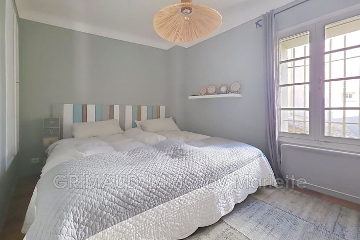 Image No.8-2 Bed House for sale