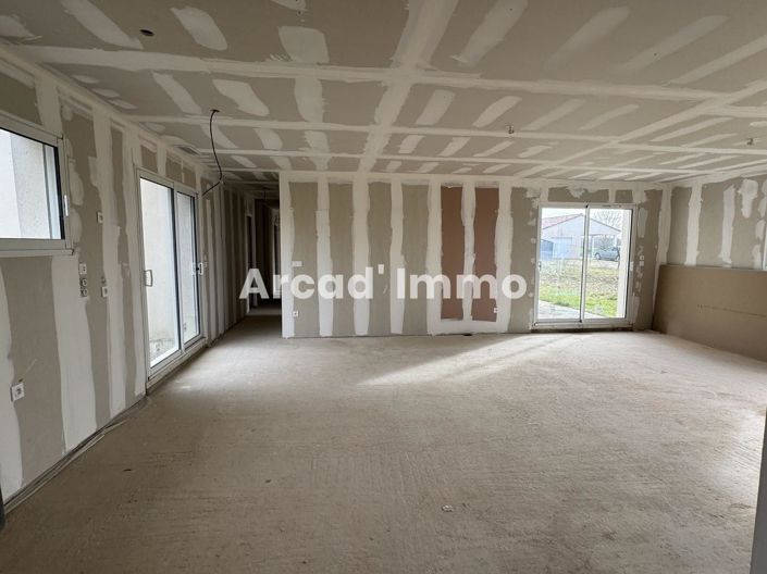 Image No.4-4 Bed House for sale