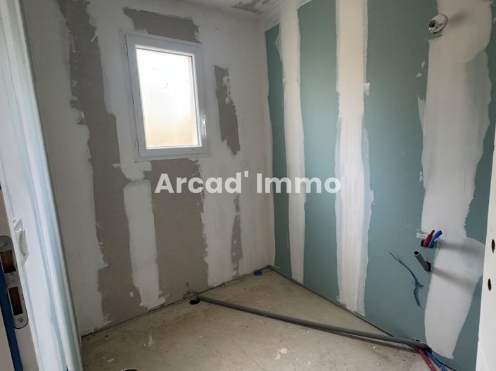 Image No.6-4 Bed House for sale