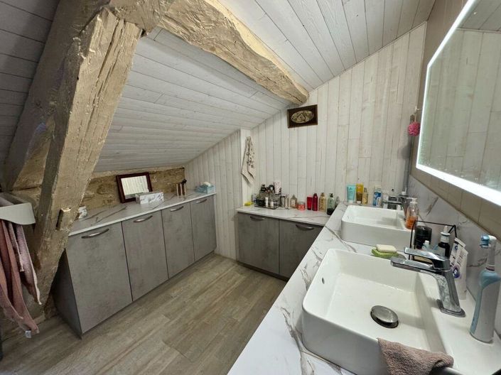 Image No.20-11 Bed House for sale