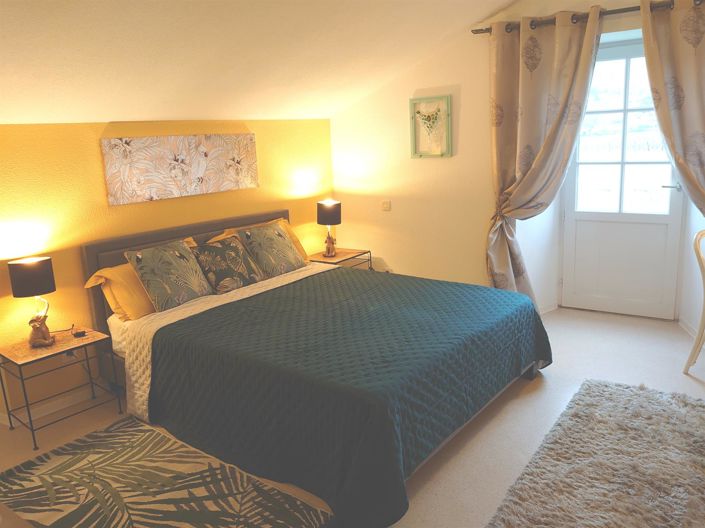 Image No.24-11 Bed House for sale