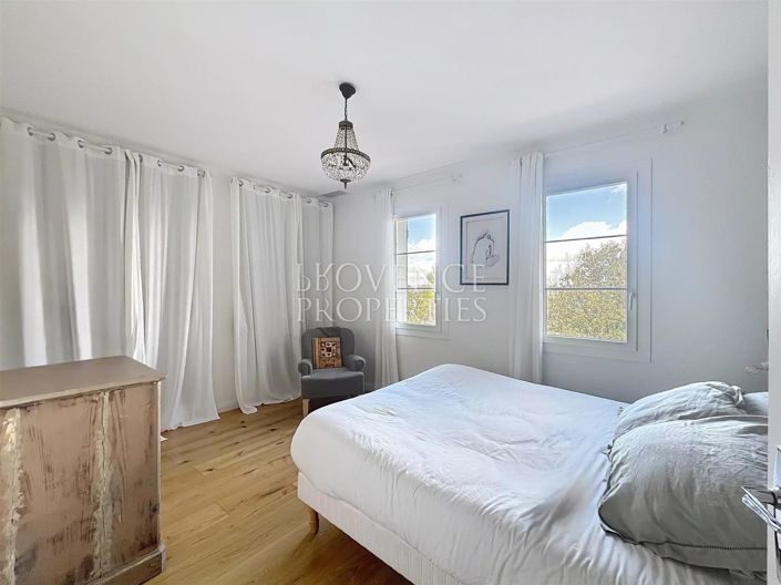 Image No.8-4 Bed House for sale