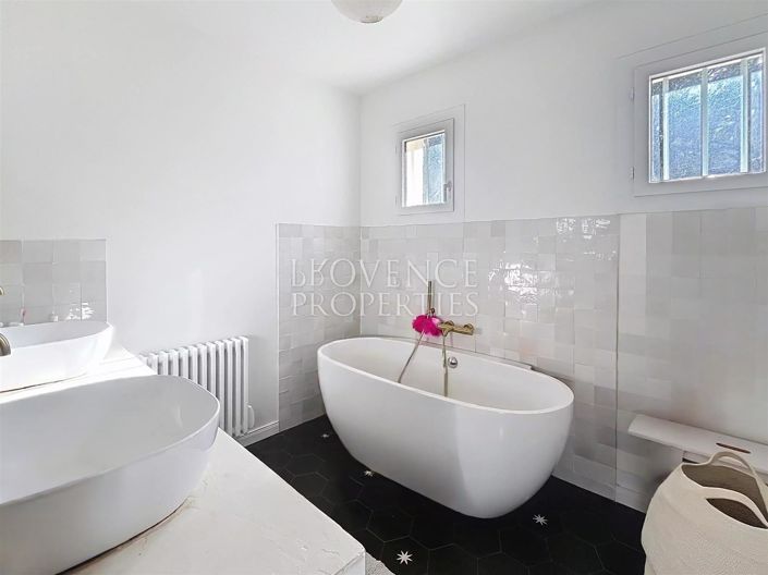 Image No.9-4 Bed House for sale