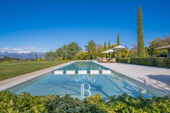 Image No.3-6 Bed House for sale