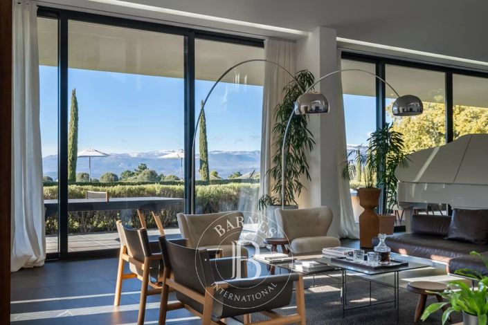 Image No.4-6 Bed House for sale