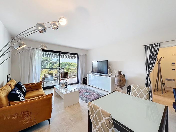 Image No.3-Appartement de 2 chambres à vendre à Cannes