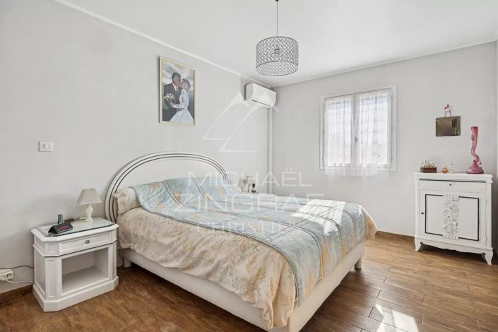 Image No.8-Maison de 4 chambres à vendre à Saint-Cézaire-sur-Siagne