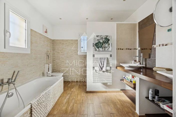 Image No.9-Maison de 4 chambres à vendre à Saint-Cézaire-sur-Siagne