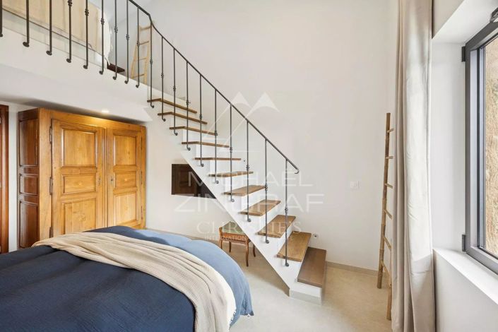 Image No.16-6 Bed House for sale