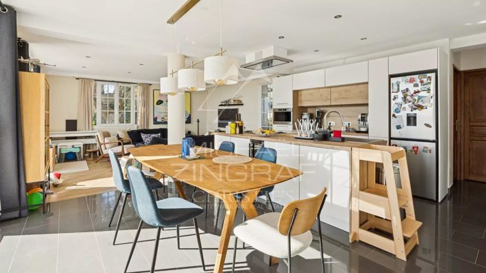 Image No.3-4 Bed House for sale