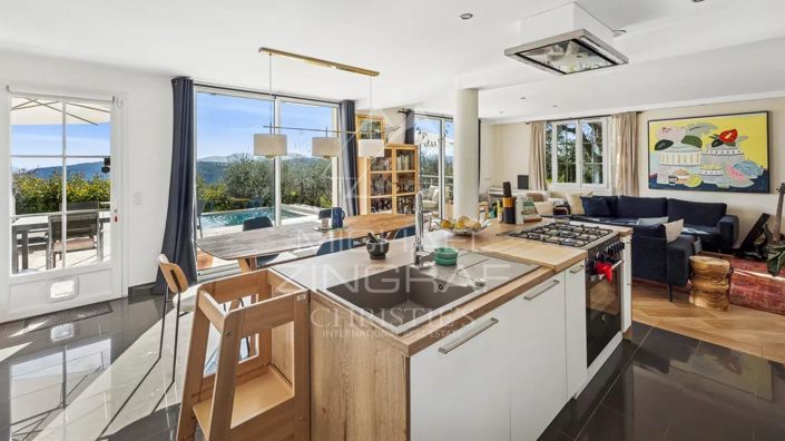 Image No.3-4 Bed House for sale