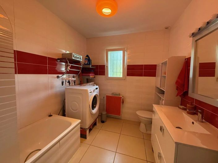 Image No.6-3 Bed House for sale