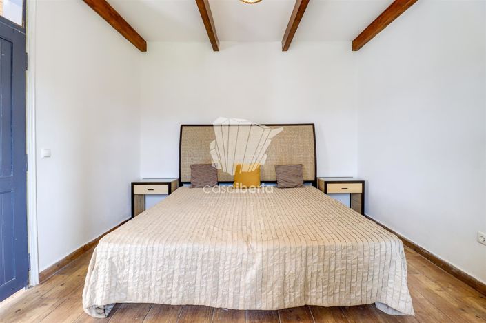 Image No.10-3 Bed House for sale