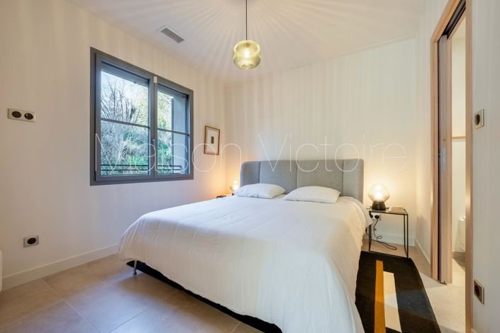 Image No.11-5 Bed House for sale