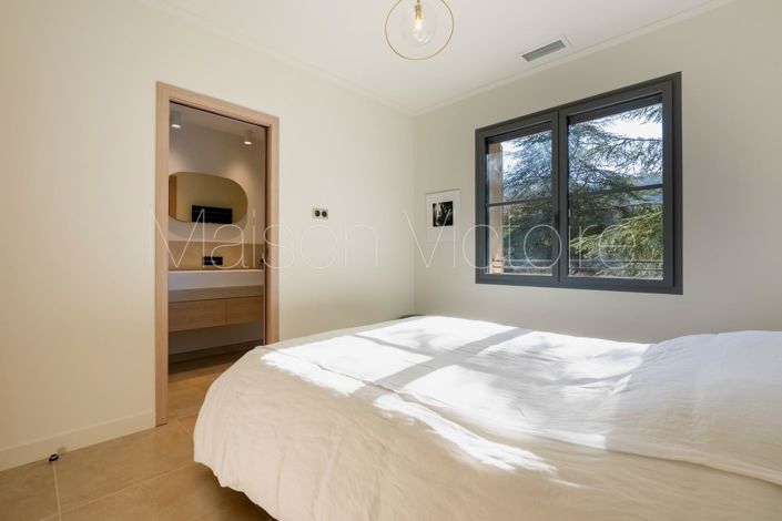 Image No.12-5 Bed House for sale