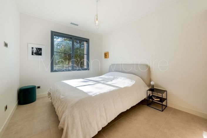 Image No.13-5 Bed House for sale