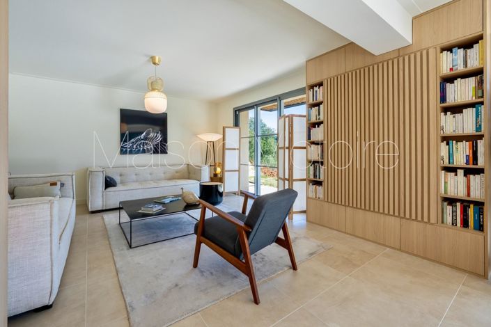 Image No.4-5 Bed House for sale