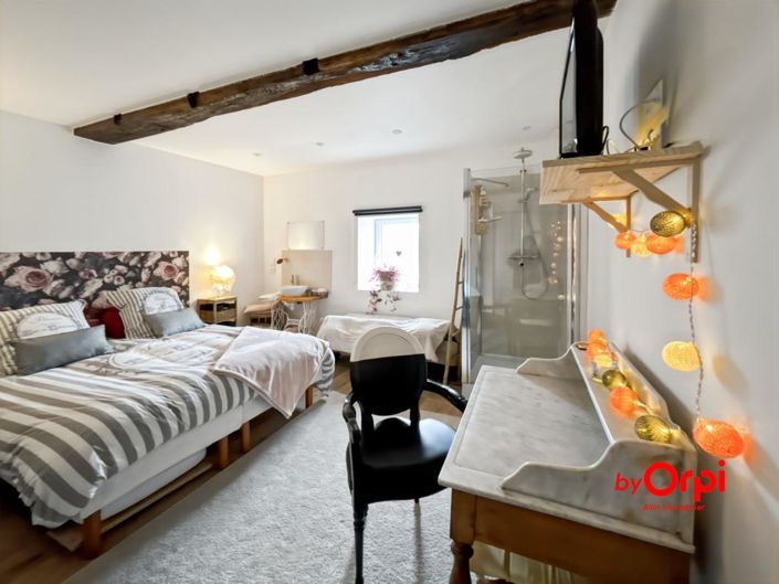 Image No.10-3 Bed House for sale