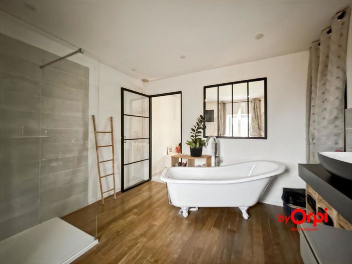 Image No.13-3 Bed House for sale