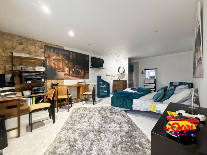 Image No.15-3 Bed House for sale